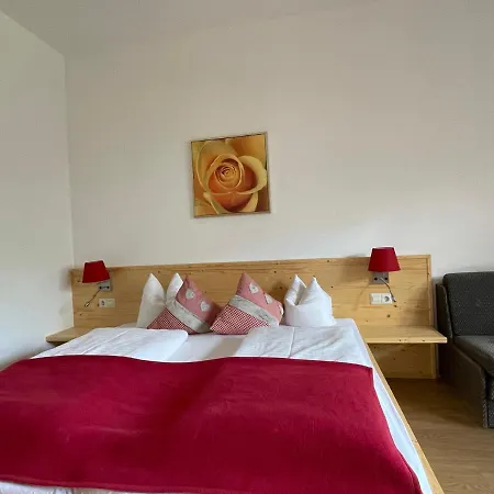 Berghof Hotel 3*