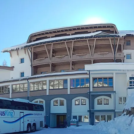 Berghof Hotel 3*