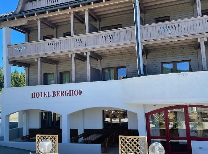 מלון Berghof 3*